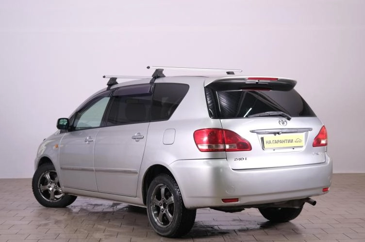 Toyota Ipsum 4 из 5