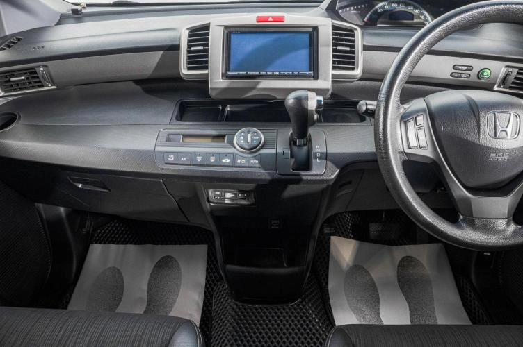 Honda Freed 18 из 26