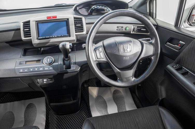 Honda Freed 17 из 26