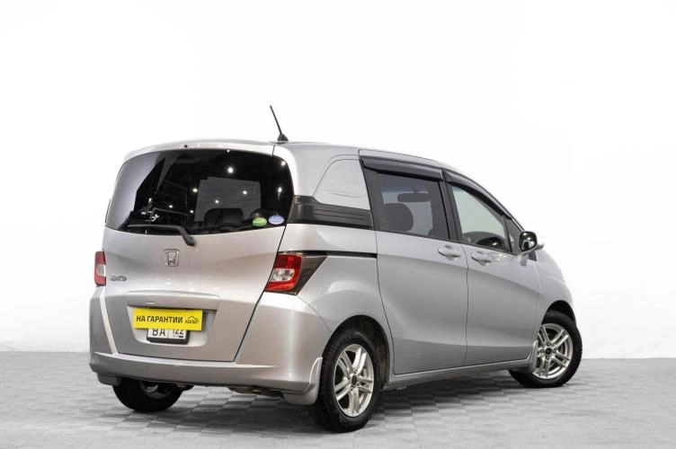 Honda Freed 4 из 5
