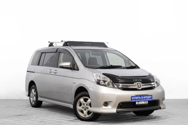 Toyota Isis 1 из 5