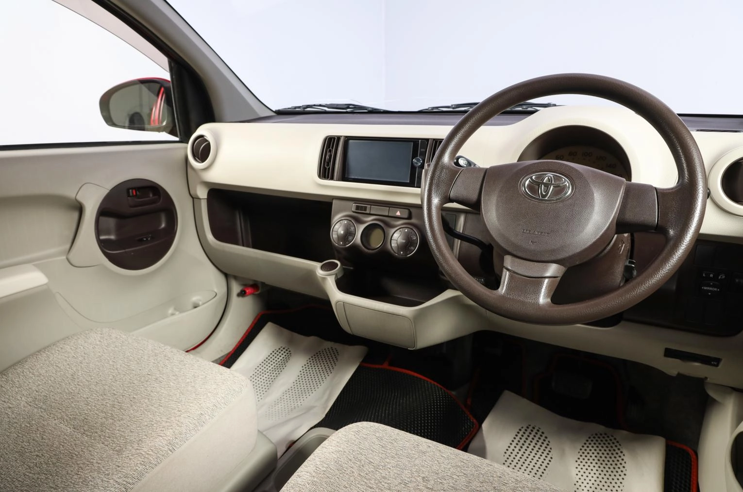 Toyota Passo 10 из 15