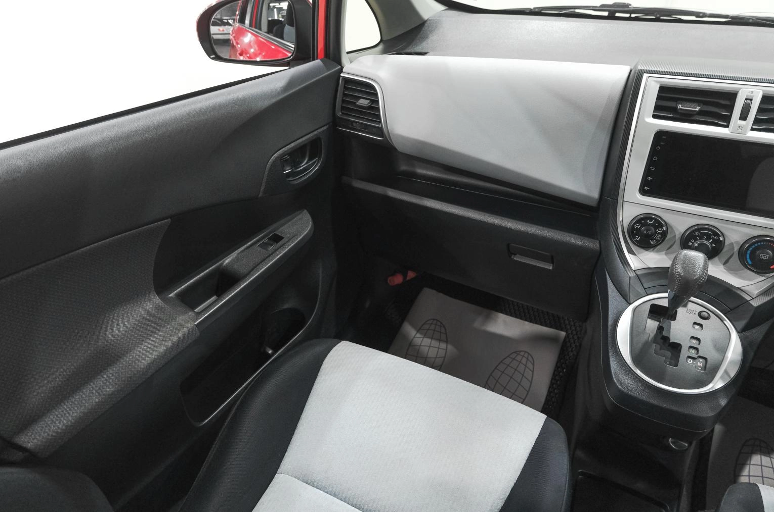 Toyota Ractis 11 из 26