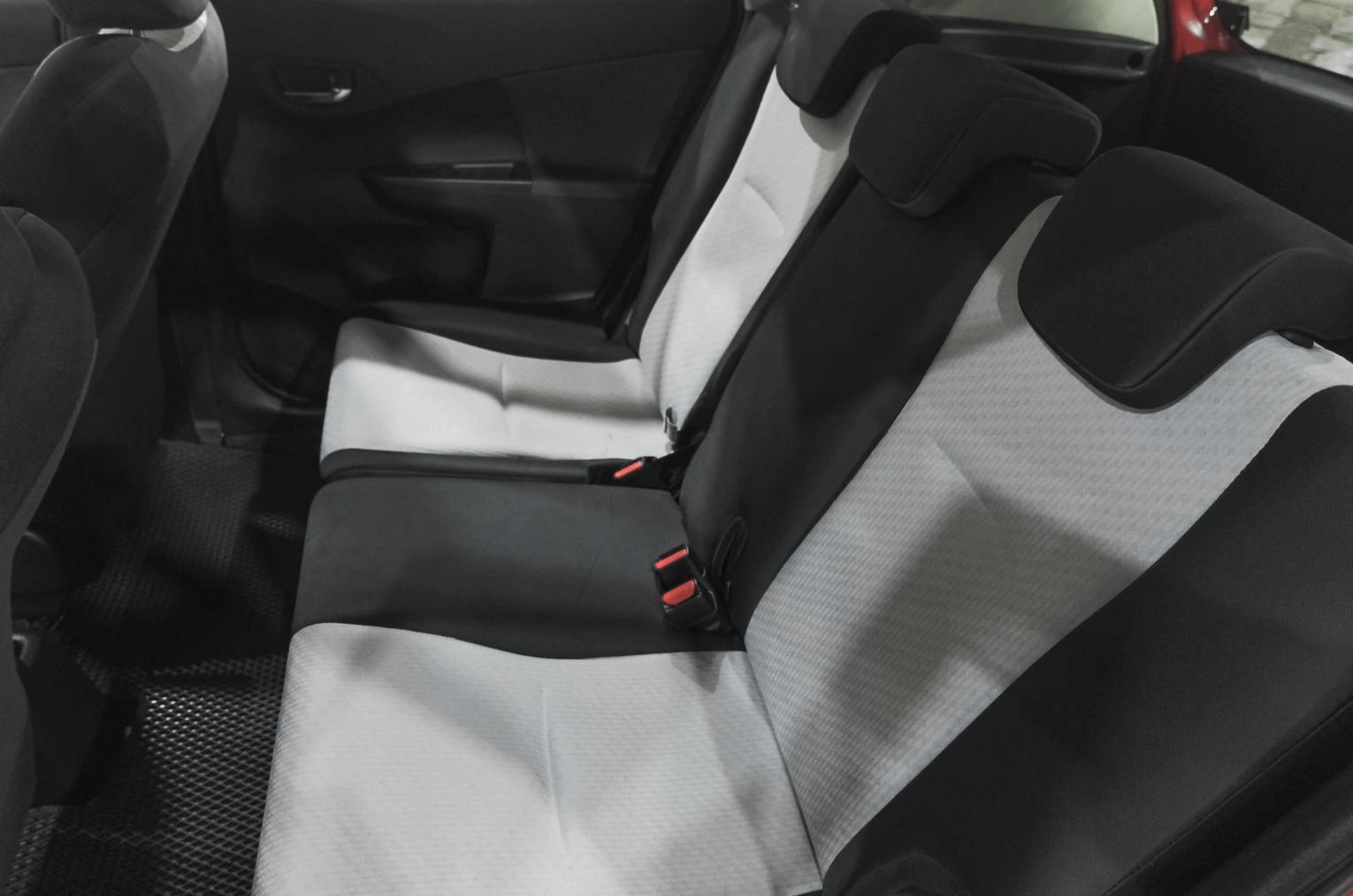 Toyota Ractis 25 из 26