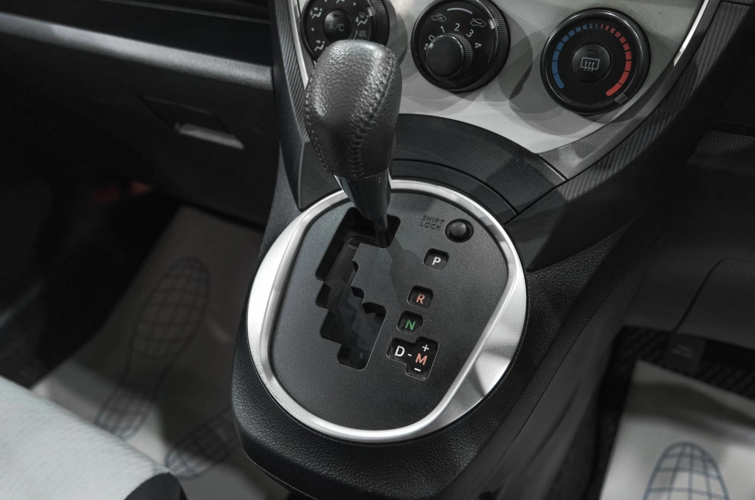 Toyota Ractis 21 из 26