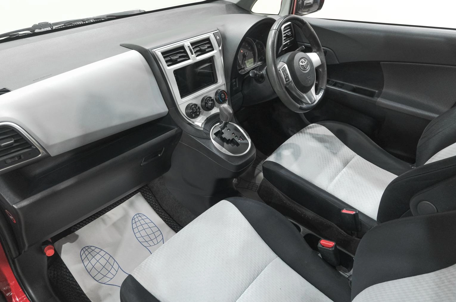 Toyota Ractis 8 из 26