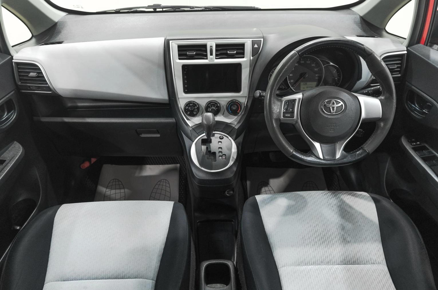 Toyota Ractis 13 из 26