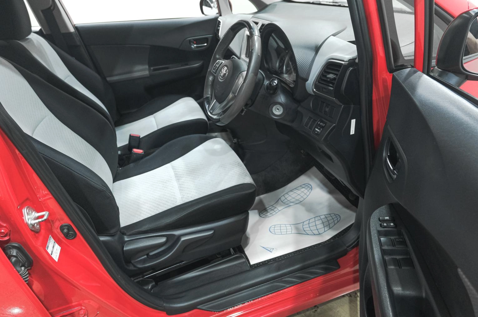 Toyota Ractis 9 из 26