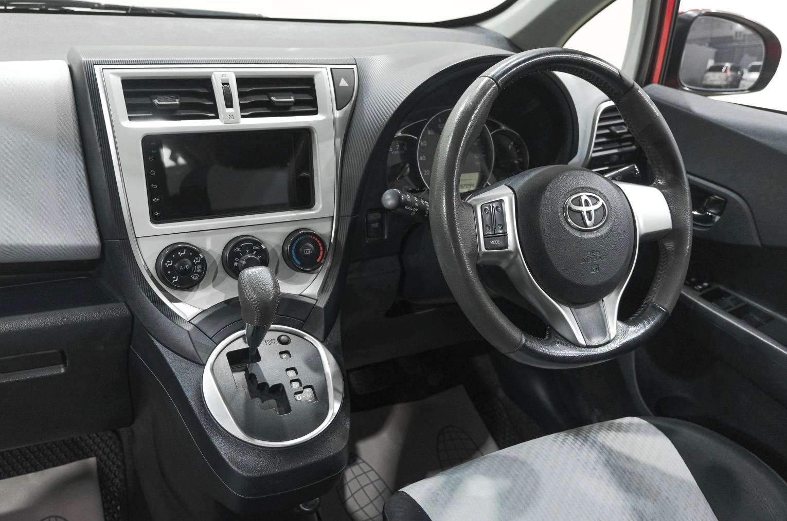 Toyota Ractis 14 из 26