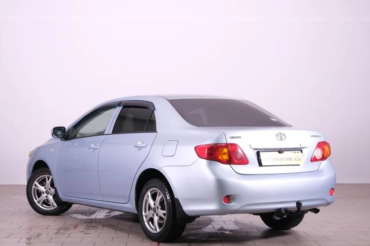 Toyota Corolla 4 из 5