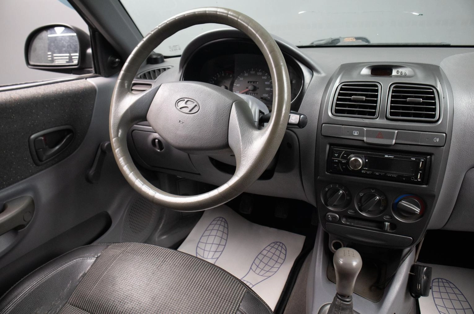 Hyundai Accent 8 из 16