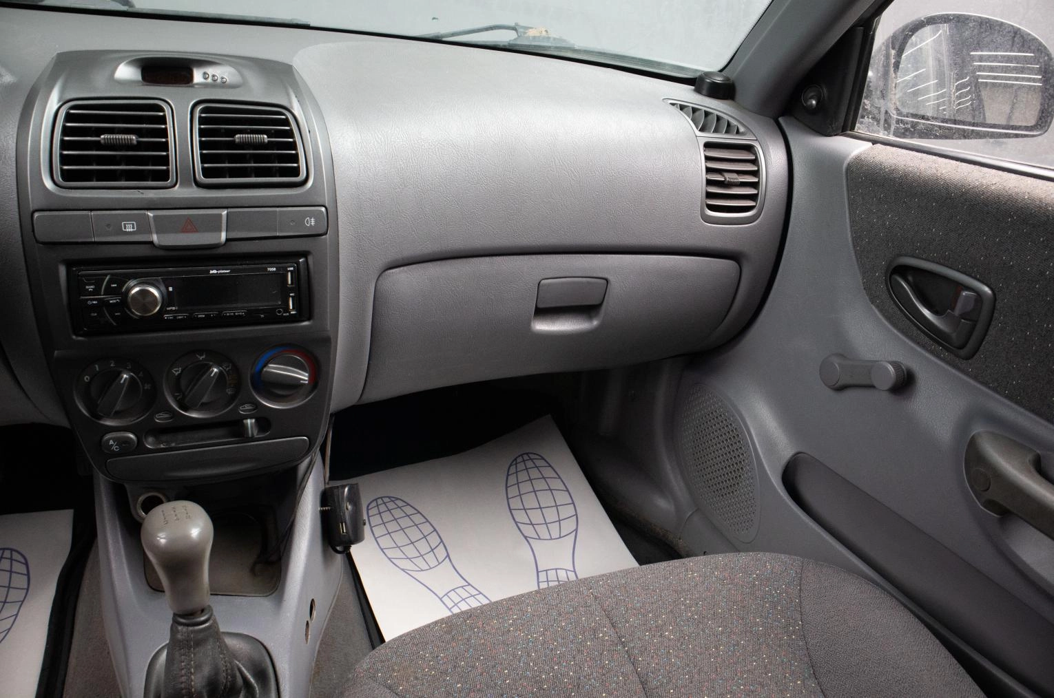 Hyundai Accent 9 из 16