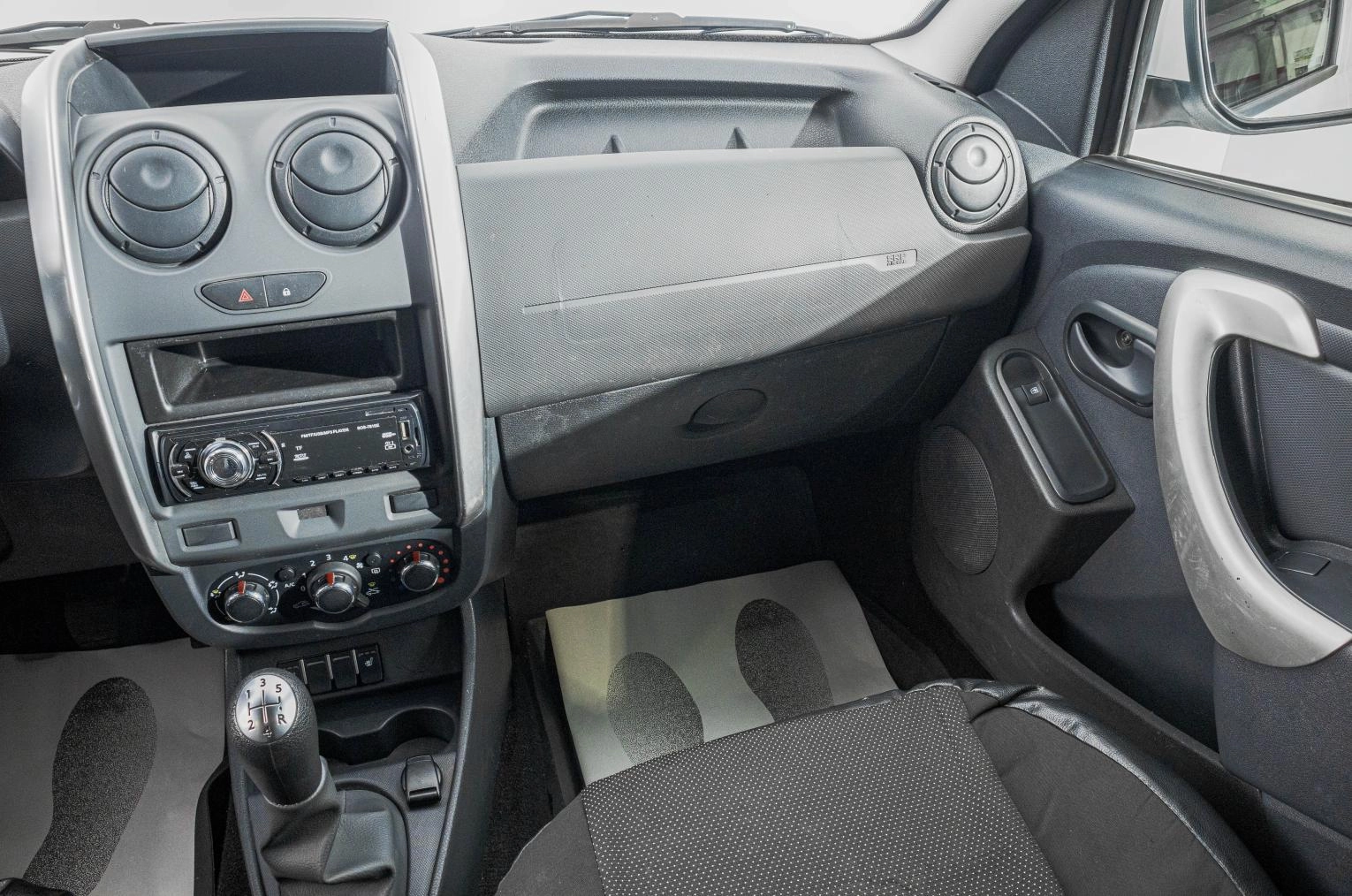 ВАЗ (LADA) Largus 13 из 18