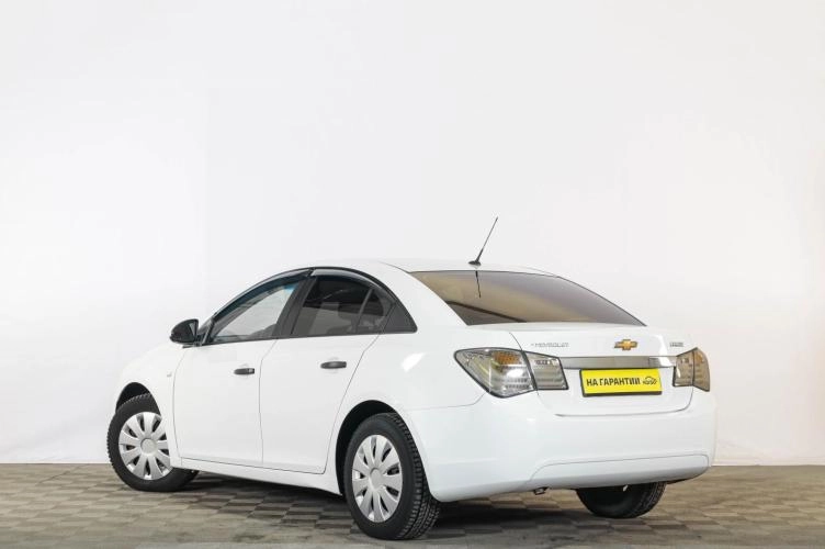 Chevrolet Cruze 4 из 6