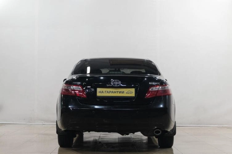 Toyota Camry 5 из 6