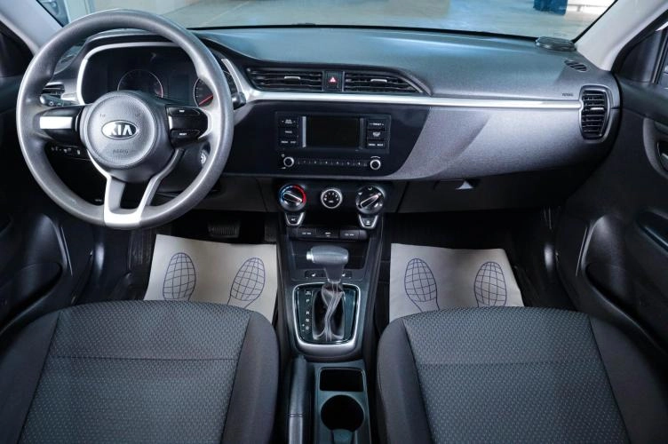 KIA Rio 12 из 16