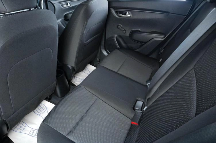 KIA Rio 8 из 16
