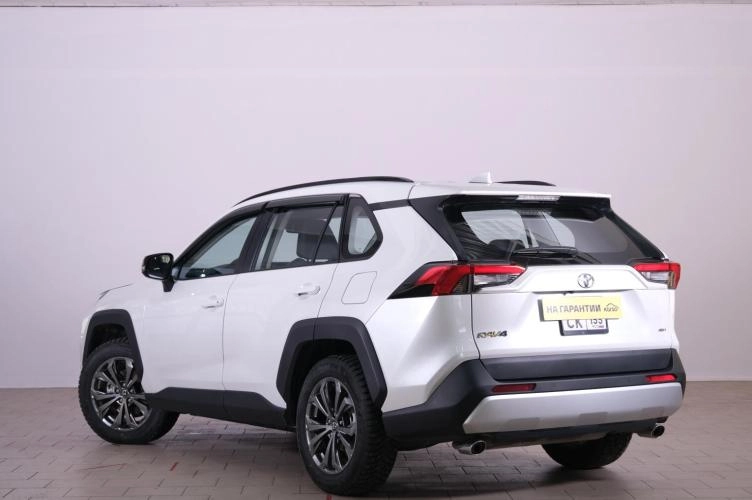 Toyota RAV4 4 из 5