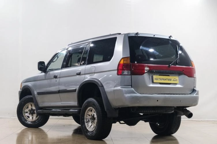 Mitsubishi Montero Sport 4 из 5