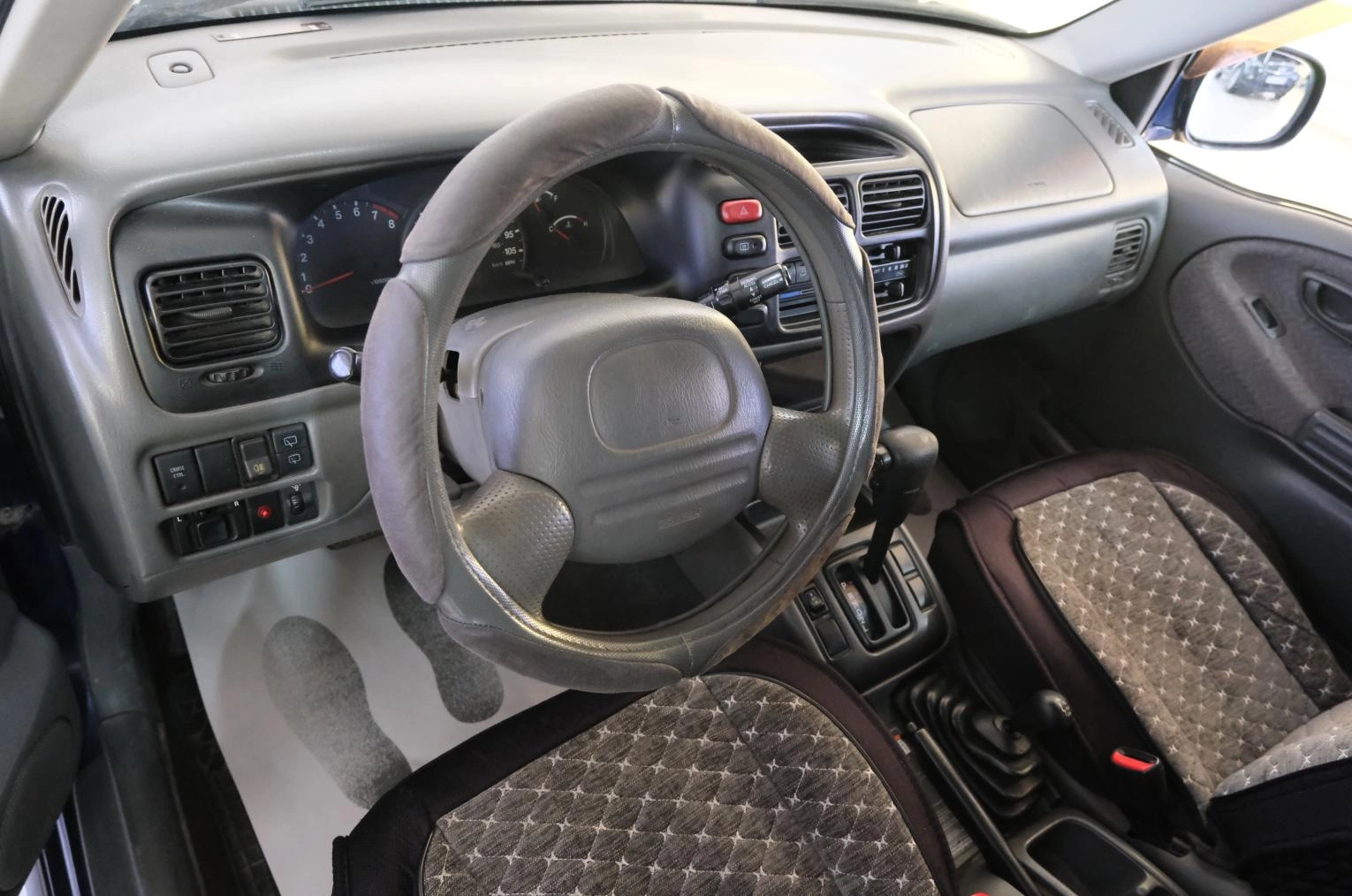 Suzuki Grand Vitara 10 из 21