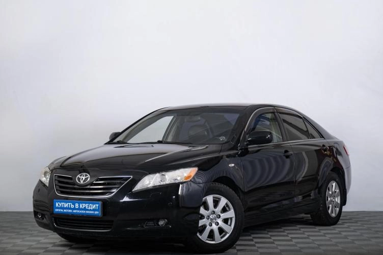 Toyota Camry 2 из 6