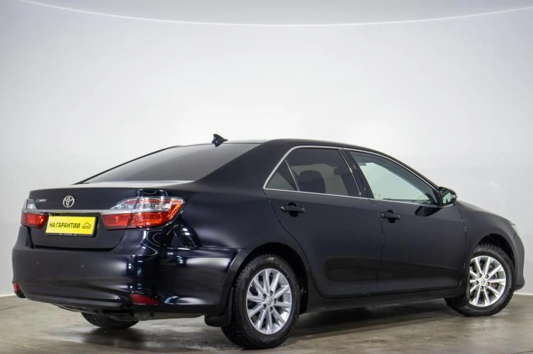 Toyota Camry 4 из 5