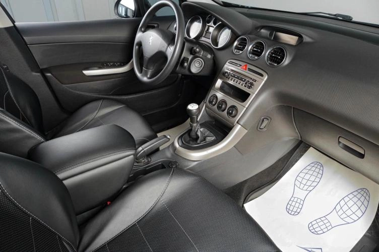 Peugeot 308 10 из 17