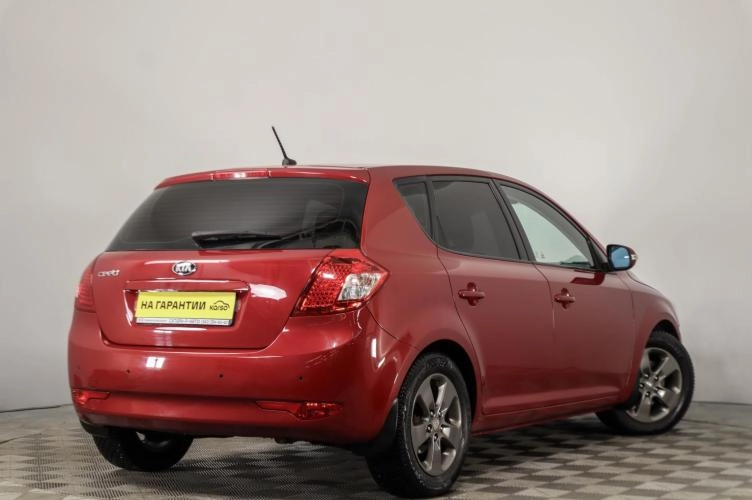KIA cee'd 4 из 6