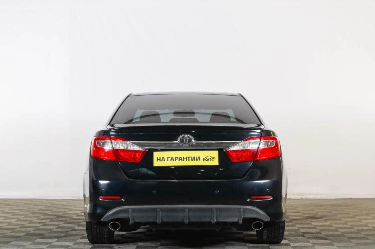 Toyota Camry 5 из 6