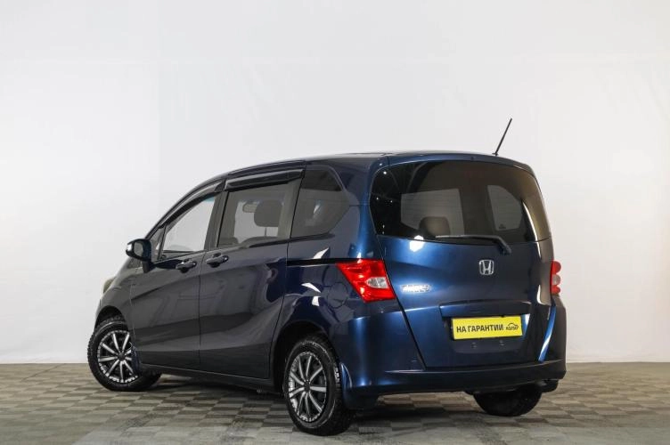 Honda Freed 4 из 6