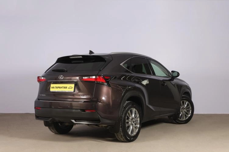 Lexus NX 4 из 5