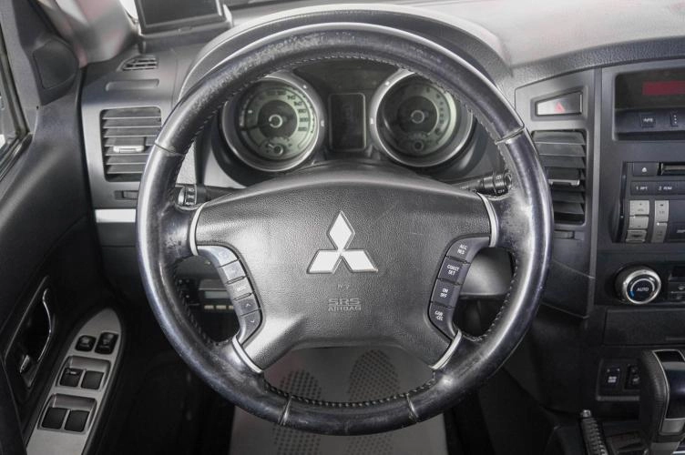 Mitsubishi Pajero 15 из 27