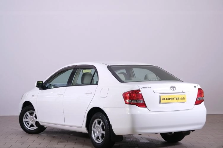 Toyota Corolla Axio 4 из 5