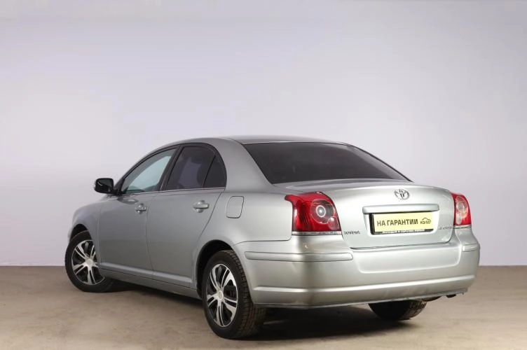 Toyota Avensis 4 из 5