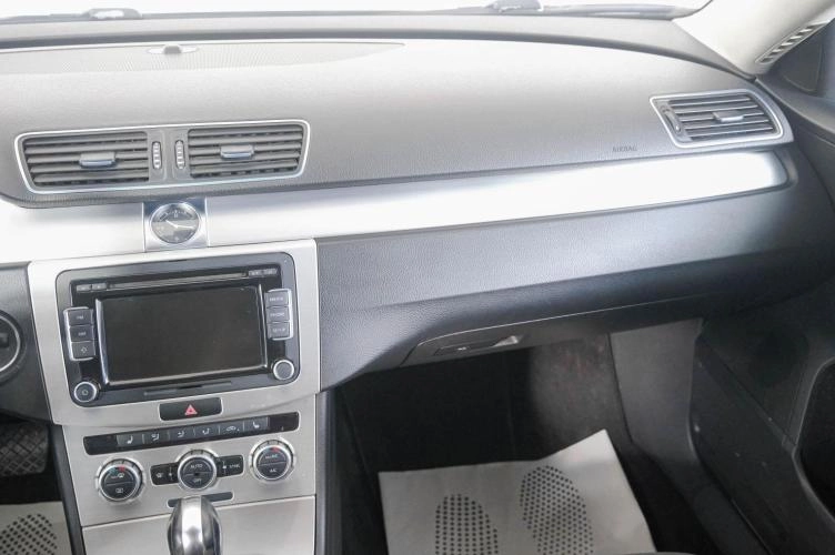 Volkswagen Passat 14 из 25