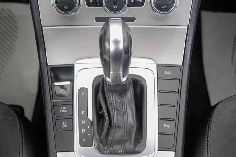 Volkswagen Passat 21 из 25