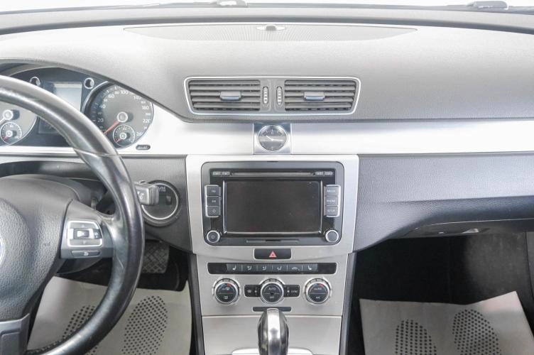 Volkswagen Passat 18 из 25