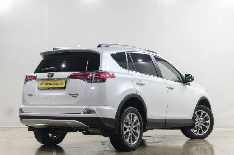 Toyota RAV4 6 из 6
