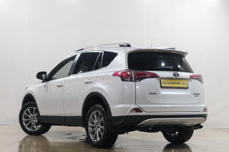 Toyota RAV4 4 из 5