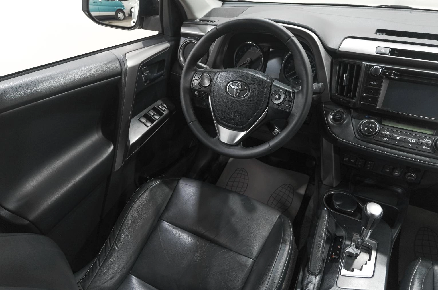 Toyota RAV4 16 из 39