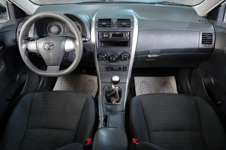 Toyota Corolla 12 из 14