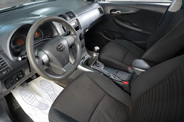 Toyota Corolla 7 из 14