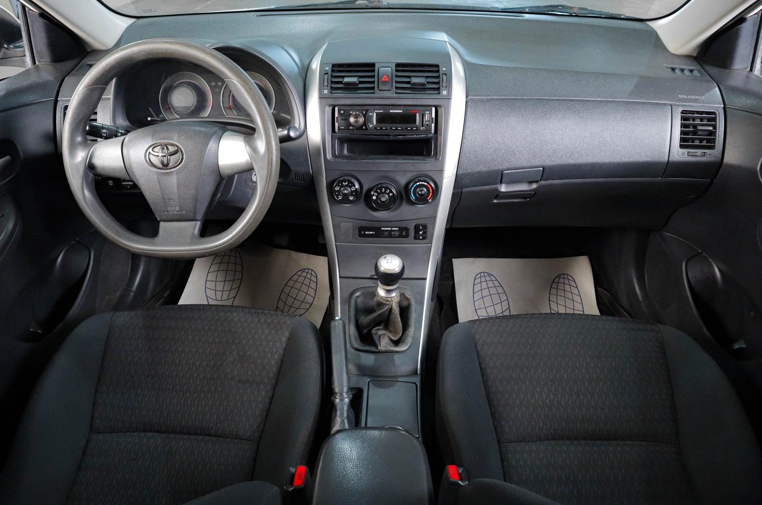 Toyota Corolla 12 из 14