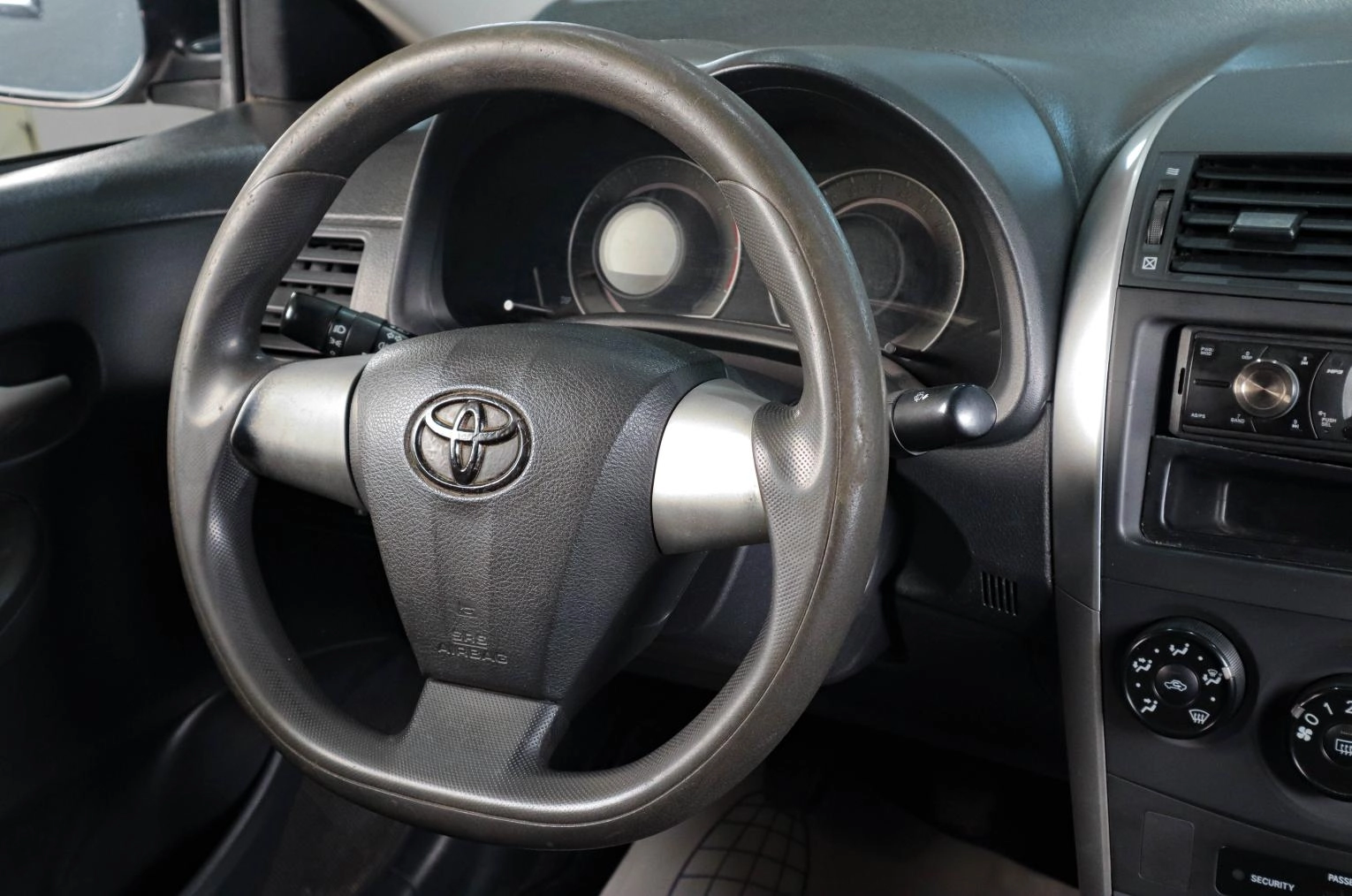 Toyota Corolla 11 из 14