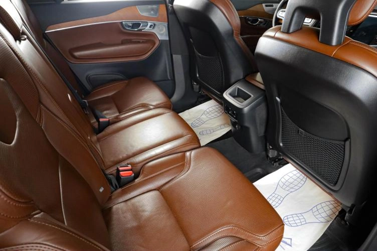 Volvo XC90 9 из 21