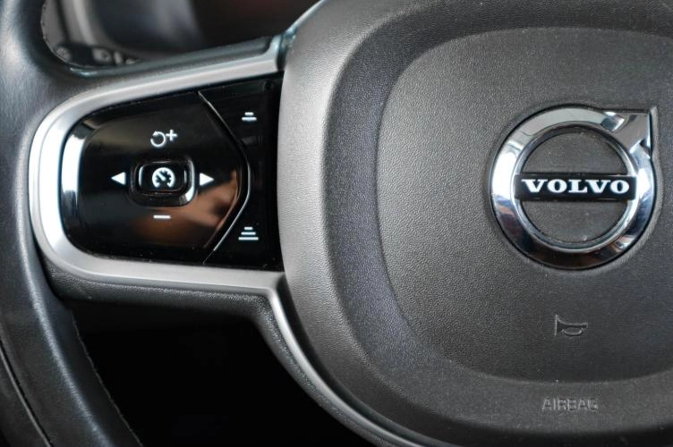 Volvo XC90 14 из 21