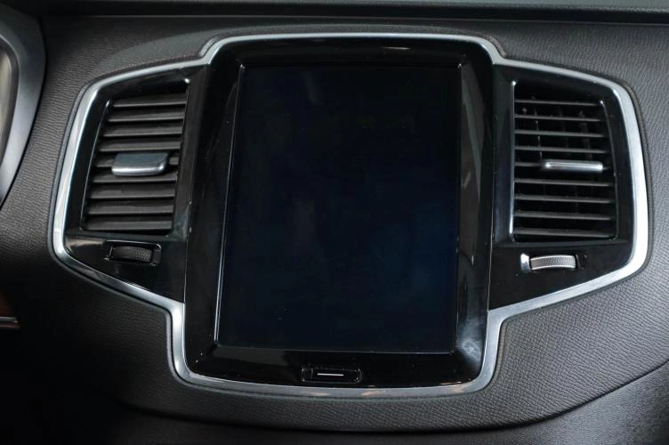 Volvo XC90 16 из 21