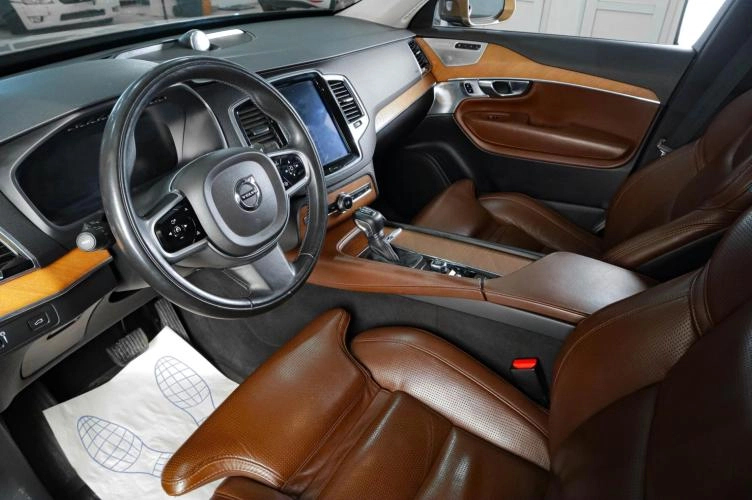 Volvo XC90 7 из 21