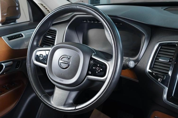 Volvo XC90 11 из 21
