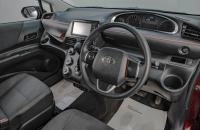 Toyota Sienta 8 из 18